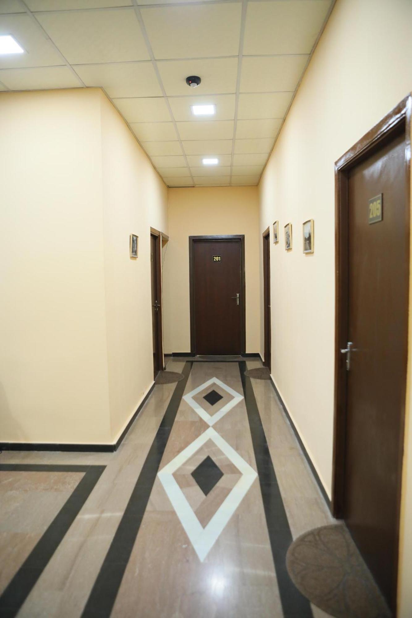 Elko Hotel Ереван Экстерьер фото