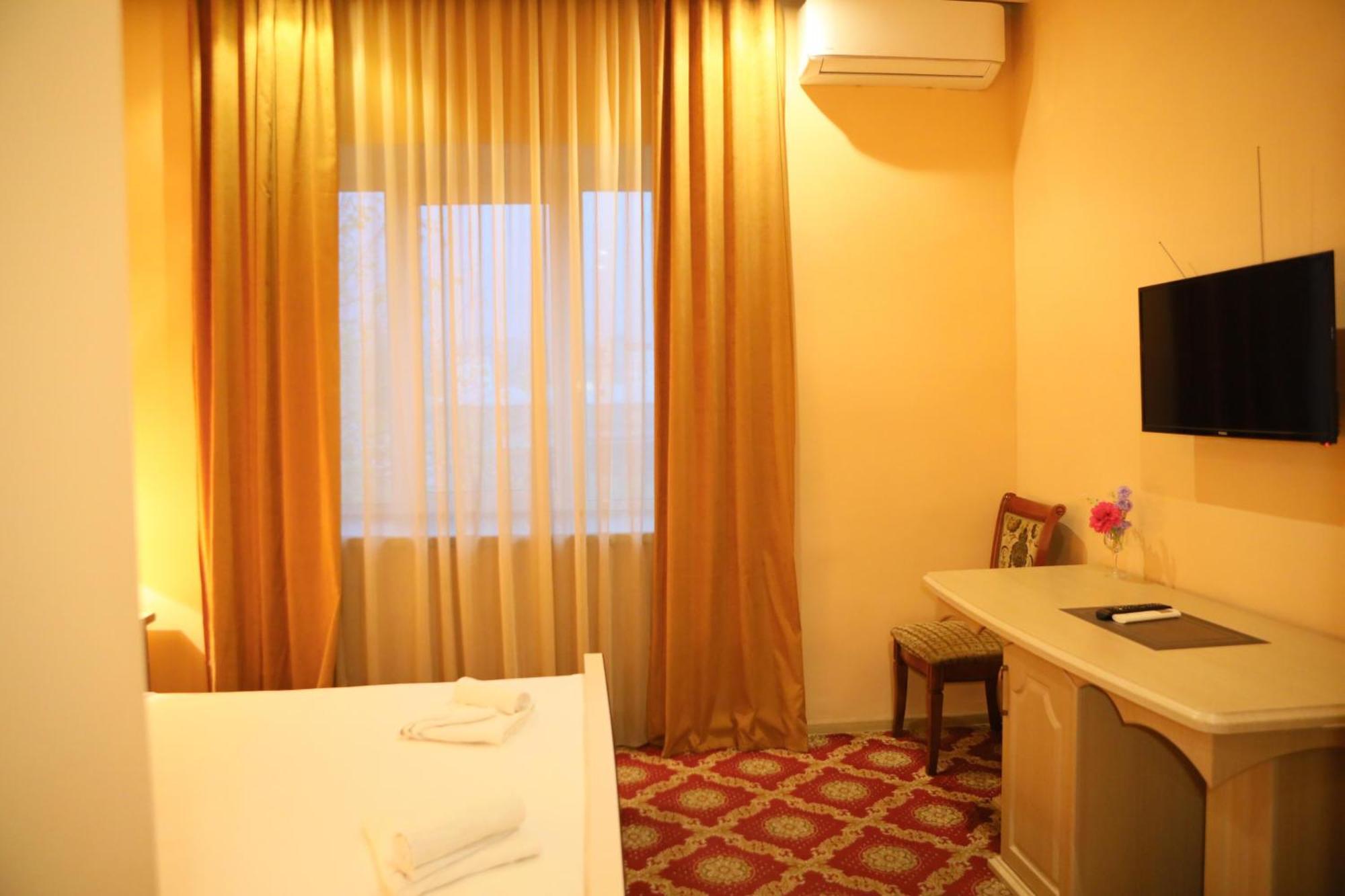 Elko Hotel Ереван Экстерьер фото