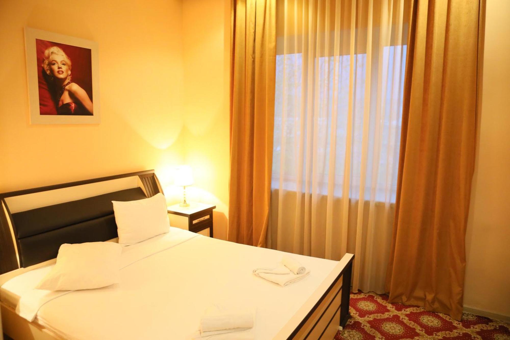 Elko Hotel Ереван Экстерьер фото