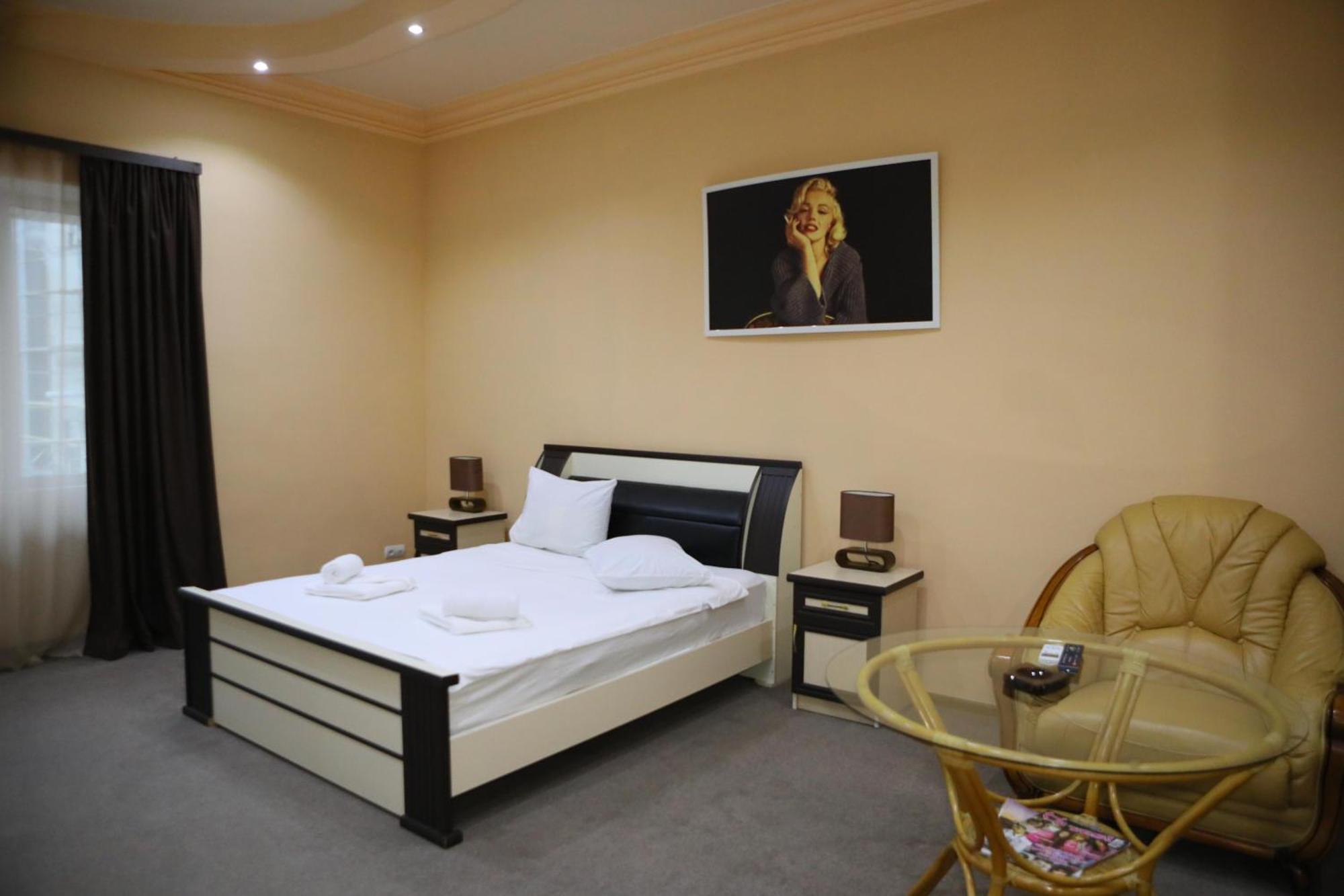 Elko Hotel Ереван Экстерьер фото